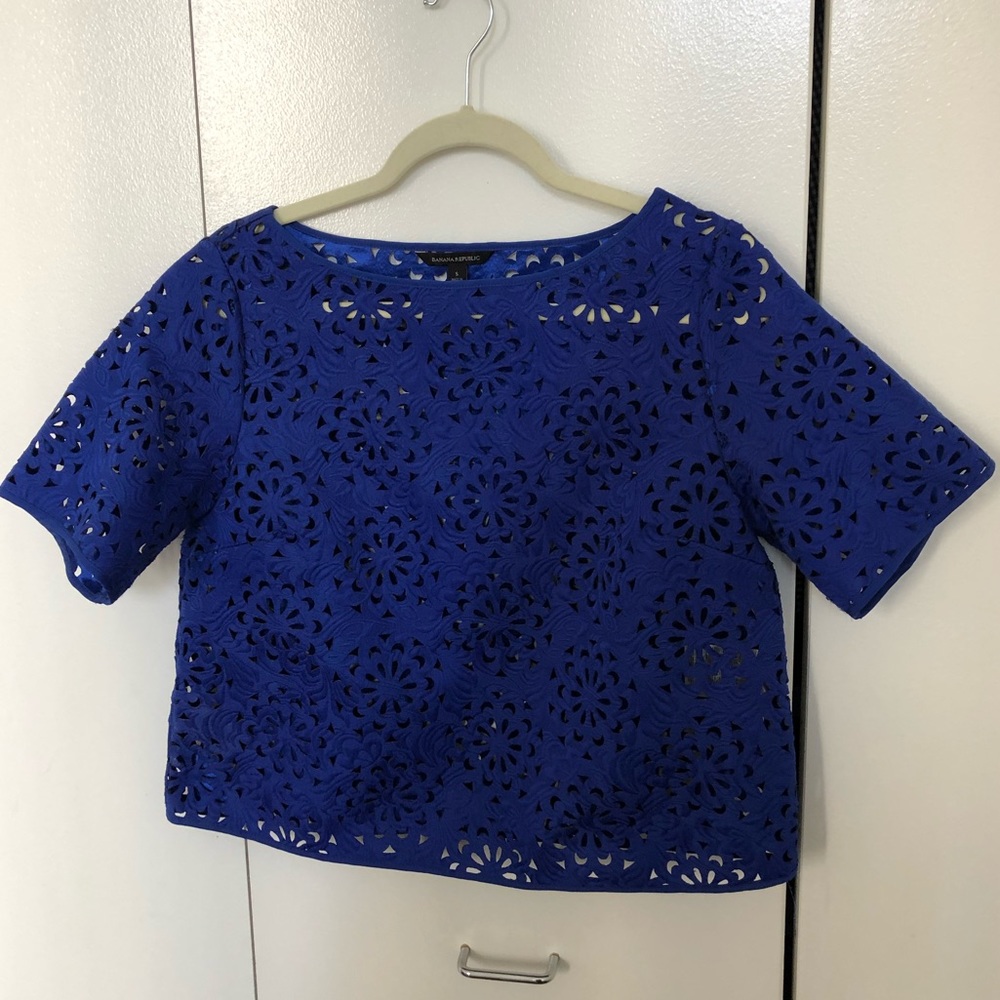 Banana Republic Crop Lace Top